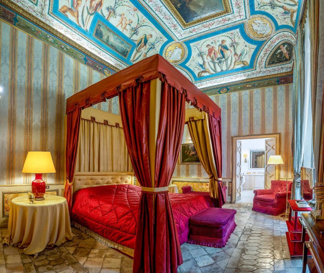 Alojamento de Acomodação e Pequeno-almoço Residenza Ruspoli Bonaparte 4*