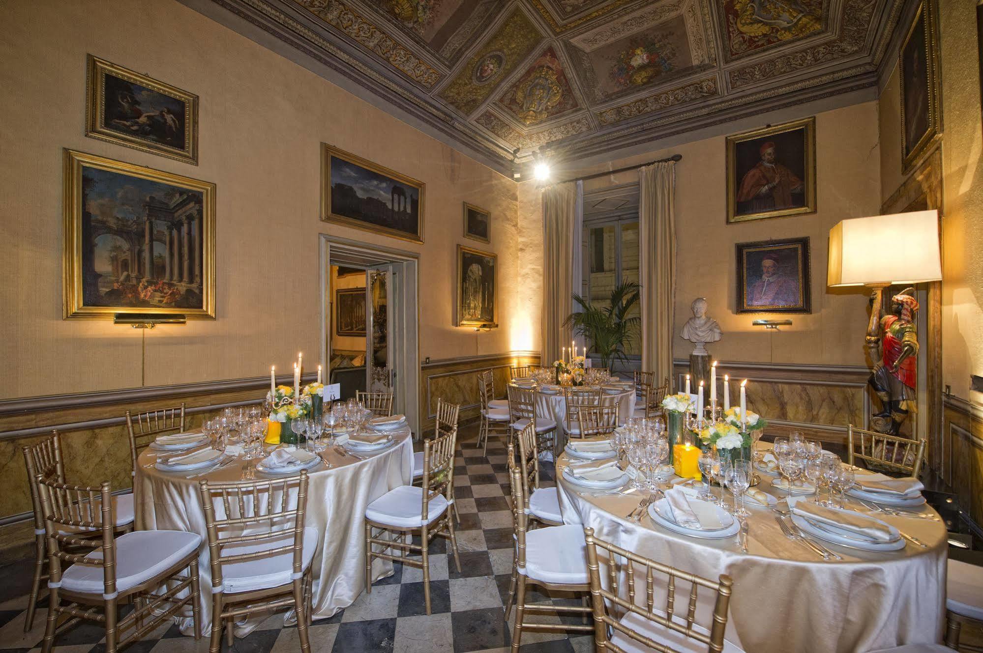 Alojamento de Acomodação e Pequeno-almoço Residenza Ruspoli Bonaparte 4*